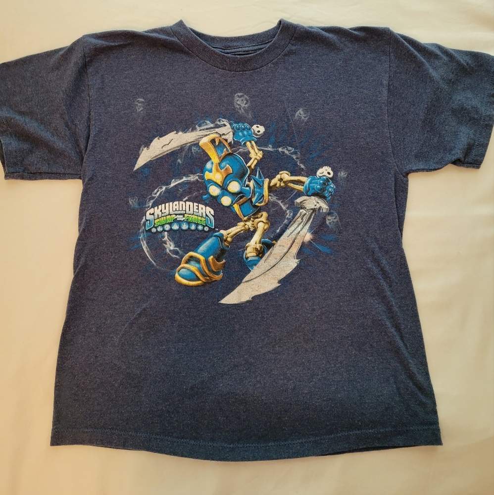 (2$5) Skylanders Short Sleeve TShirt Blue w/Skyland graphic Size S